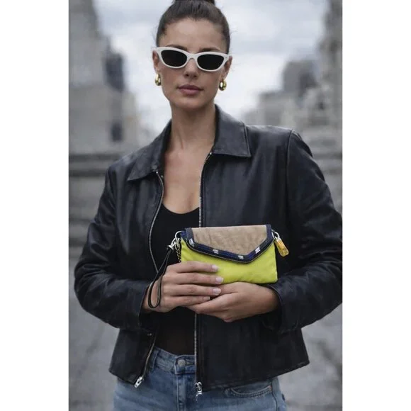 Henri Bendel Rare Neon Lime Cobalt Snakeskin Envelope Wristlet - Picture 9 of 15